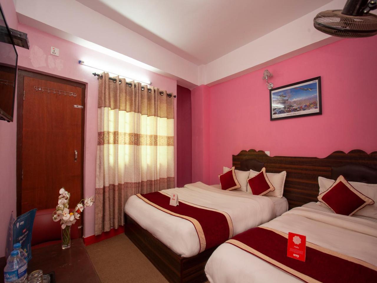 Oyo 195 Global Hotel And Resort Катманду Екстер'єр фото